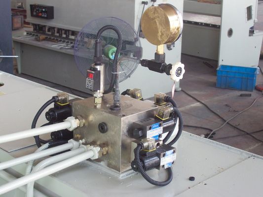 Sheet Metal Guillotine Shearing Machine Hydraulic CNC Sheet Metal Shearer Machine Weight Varies From 2000kg To 10000kg Precision Cutting Solution