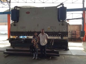 High Mast Thickness 16mm Hydraulic Press Machine CNC Press Brake with 2600mm Distance Between Columns