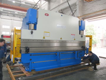 200 Ton CNC Press Brake Machine To Bend Different Angle W 2145 Mm H 2960 Mm