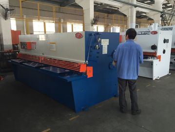 Swing Beam Sheet Metal Shearing Machine CNC System 6 Mm Cutting Thickness