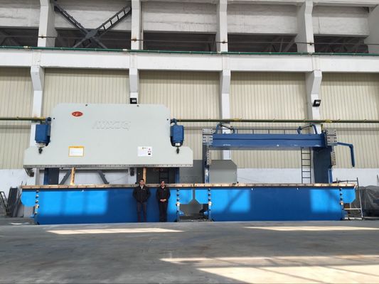 4+1 Axis CNC Hydraulic Press Brake with Delem DA53T Controller for 135 Ton Sheet Metal Bending